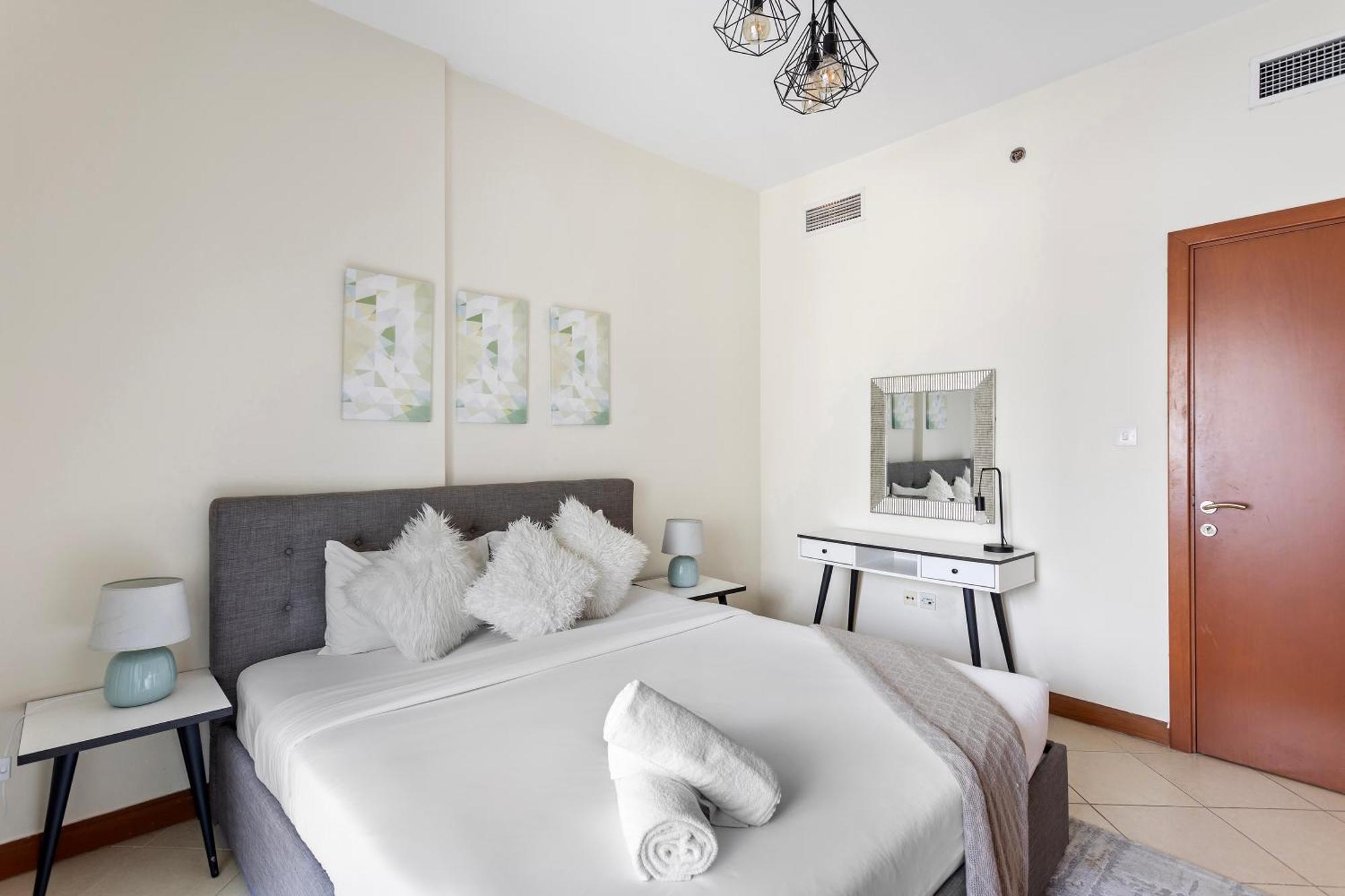 1Br Marina Diamond 1 Near Sobha Metro Apartment